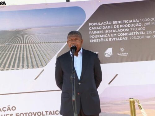 Angola: parte la transizione ecologica. Il presidente Lourenço inaugura due impianti fotovoltaici, forniranno elettricità a 1 mln e mezzo di persone