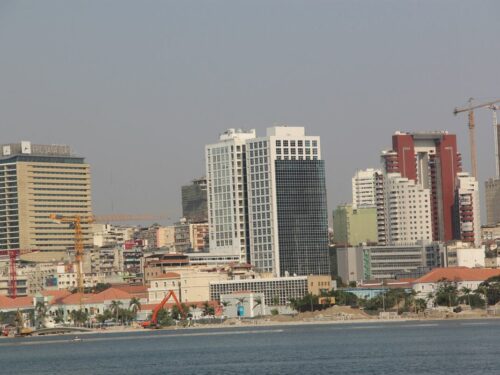 Angola: Luanda al centro delle attenzioni, il governo fa il check up alla capitale. Anche MPLA al lavoro dopo batosta del 24 agosto