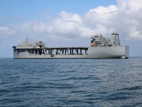 Angola: arriva a Luanda la nave della Marina USA, Hershel “Woody” Williams. Stretta collaborazione per sicurezza dei traffici marittimi nel golfo di Guinea